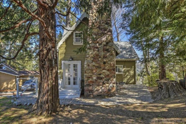 710 Arosa, Crestline, CA 92325