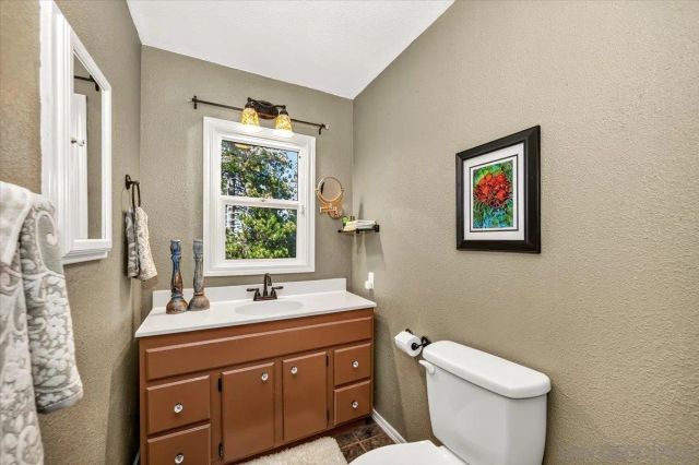 710 Arosa, Crestline, CA 92325