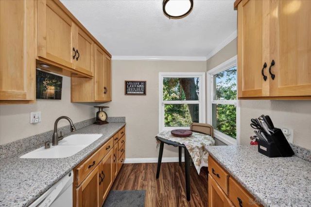 710 Arosa, Crestline, CA 92325