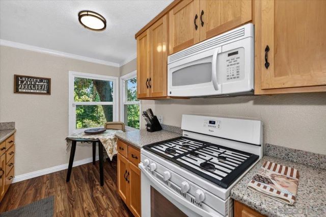 710 Arosa, Crestline, CA 92325
