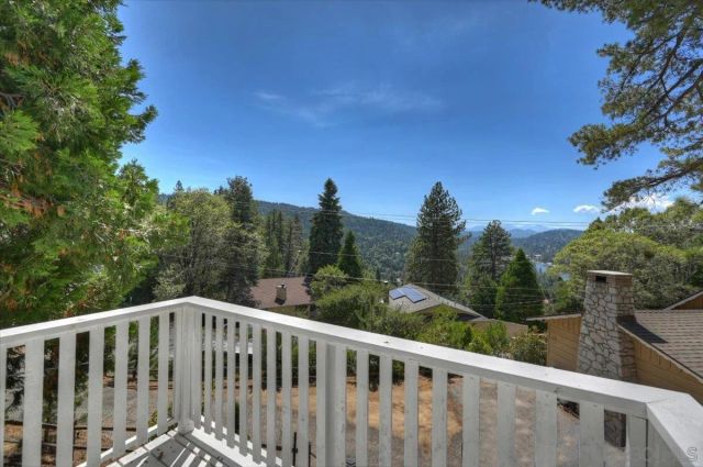 710 Arosa, Crestline, CA 92325