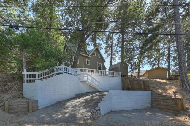 710 Arosa, Crestline, CA 92325