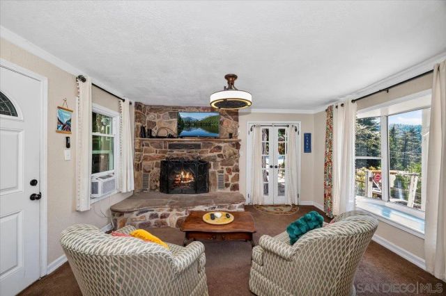 710 Arosa, Crestline, CA 92325