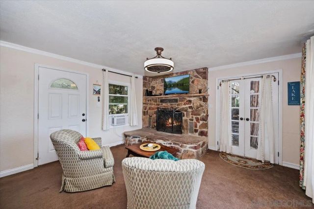 710 Arosa, Crestline, CA 92325