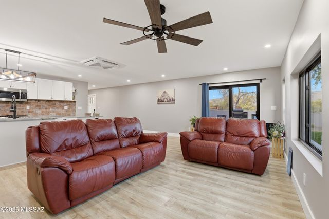 12490 N La Cañada Drive, Oro Valley, AZ 85755