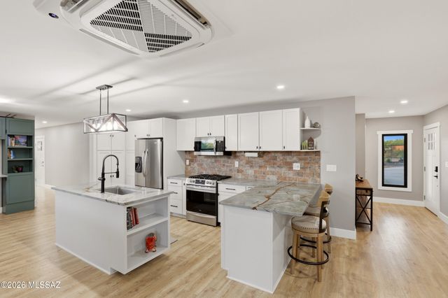 12490 N La Cañada Drive, Oro Valley, AZ 85755