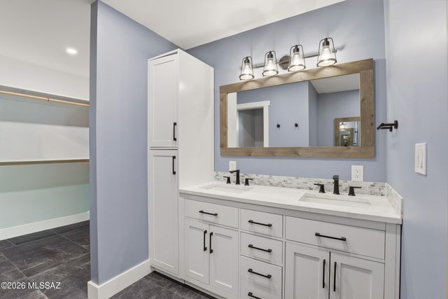 12490 N La Cañada Drive, Oro Valley, AZ 85755