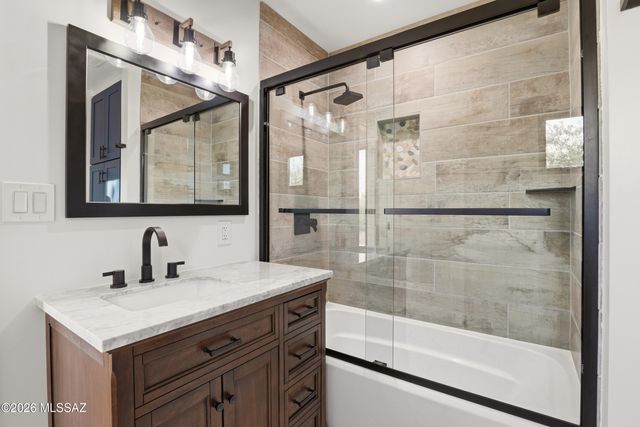 12490 N La Cañada Drive, Oro Valley, AZ 85755