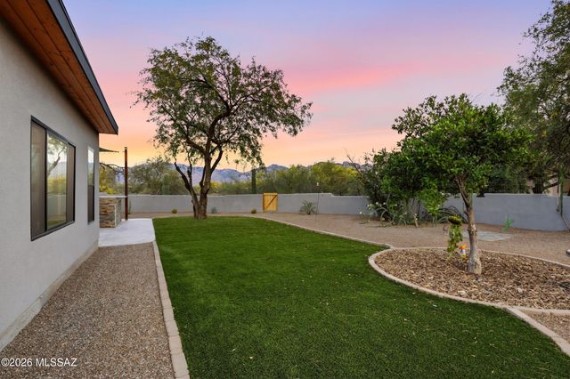 12490 N La Cañada Drive, Oro Valley, AZ 85755