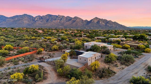 12490 N La Cañada Drive, Oro Valley, AZ 85755