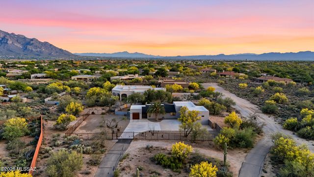 12490 N La Cañada Drive, Oro Valley, AZ 85755