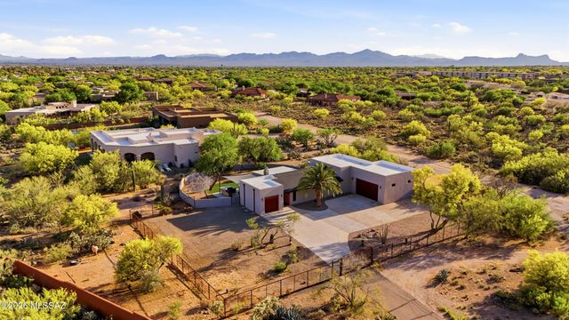 12490 N La Cañada Drive, Oro Valley, AZ 85755