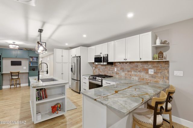 12490 N La Cañada Drive, Oro Valley, AZ 85755