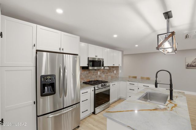 12490 N La Cañada Drive, Oro Valley, AZ 85755