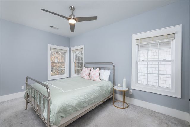 17 W Louise Street, Fayetteville, AR 72701