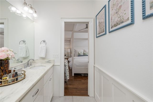 17 W Louise Street, Fayetteville, AR 72701