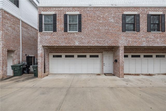 17 W Louise Street, Fayetteville, AR 72701