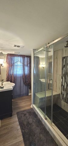 17W335 Forestview Drive, Bensenville, IL 60106
