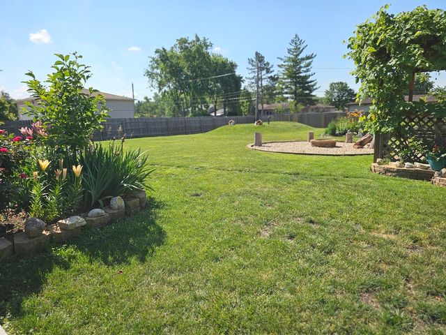 17W335 Forestview Drive, Bensenville, IL 60106