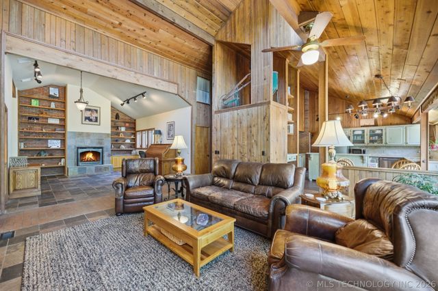 9901 S Sandusky Avenue, Tulsa, OK 74137