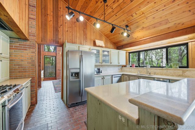 9901 S Sandusky Avenue, Tulsa, OK 74137