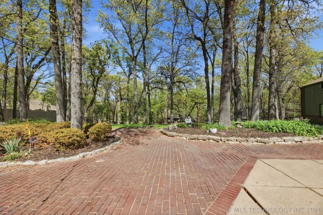 9901 S Sandusky Avenue, Tulsa, OK 74137