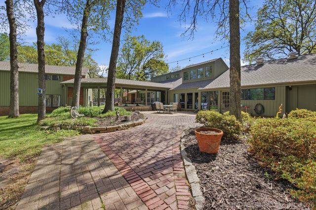 9901 S Sandusky Avenue, Tulsa, OK 74137