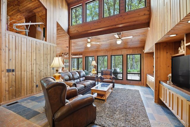 9901 S Sandusky Avenue, Tulsa, OK 74137