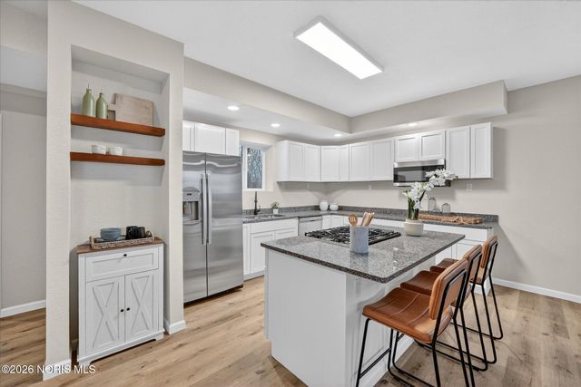 1107 Lemoyne Road, Northwood, OH 43619