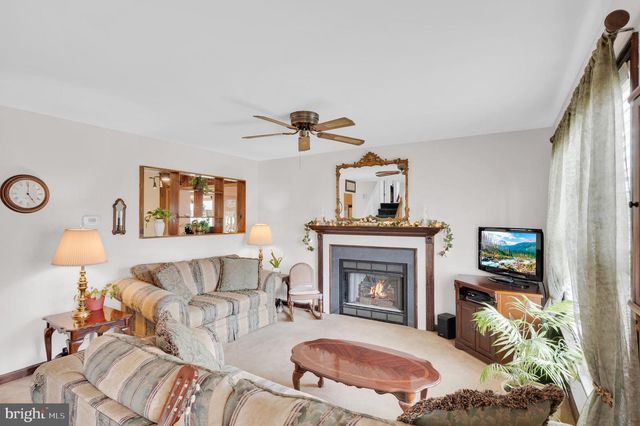 77 SCHOONER AVE, Barnegat, NJ 08005