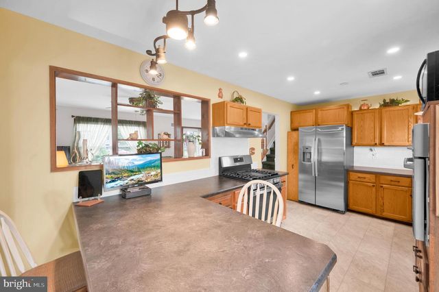 77 SCHOONER AVE, Barnegat, NJ 08005