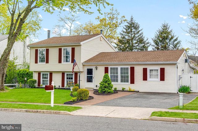 77 SCHOONER AVE, Barnegat, NJ 08005