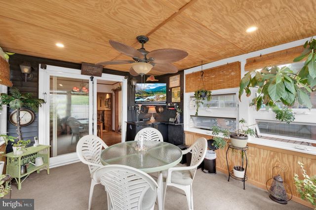 77 SCHOONER AVE, Barnegat, NJ 08005