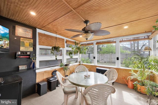 77 SCHOONER AVE, Barnegat, NJ 08005
