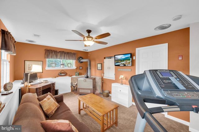 77 SCHOONER AVE, Barnegat, NJ 08005