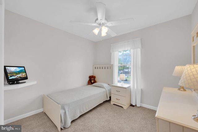 77 SCHOONER AVE, Barnegat, NJ 08005