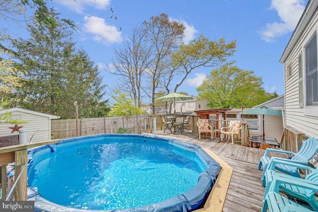 77 SCHOONER AVE, Barnegat, NJ 08005