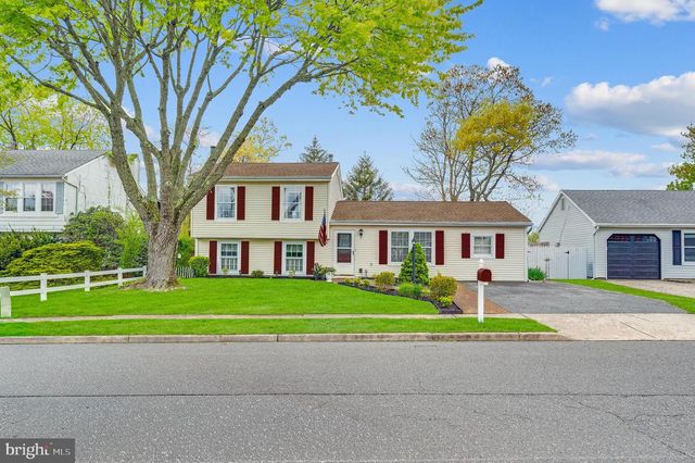 77 SCHOONER AVE, Barnegat, NJ 08005