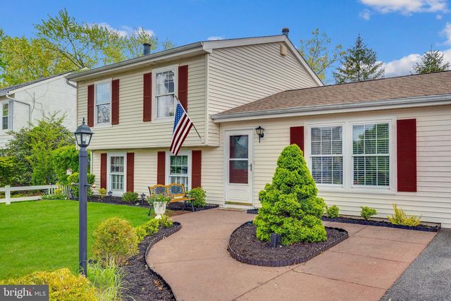77 SCHOONER AVE, Barnegat, NJ 08005