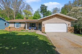 5248 Burgis Avenue Se, City Of Kentwood, MI 49508