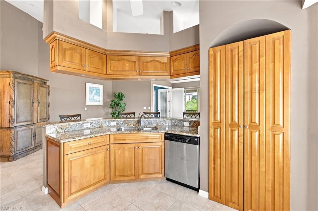 271 Lenell RD 4, FORT MYERS BEACH, FL 33931 — photo 5