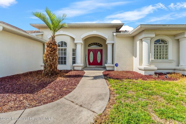 10400 Golden Avenue, Weeki Wachee, FL 34613