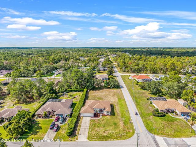 10400 Golden Avenue, Weeki Wachee, FL 34613