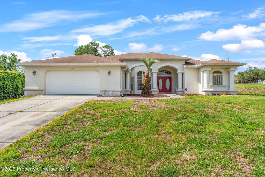 10400 Golden Avenue, Weeki Wachee, FL 34613