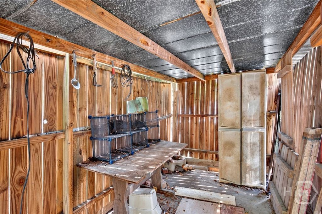 Image 16 of property listing at 513 E Gordon Street, Savannah, GA 31401