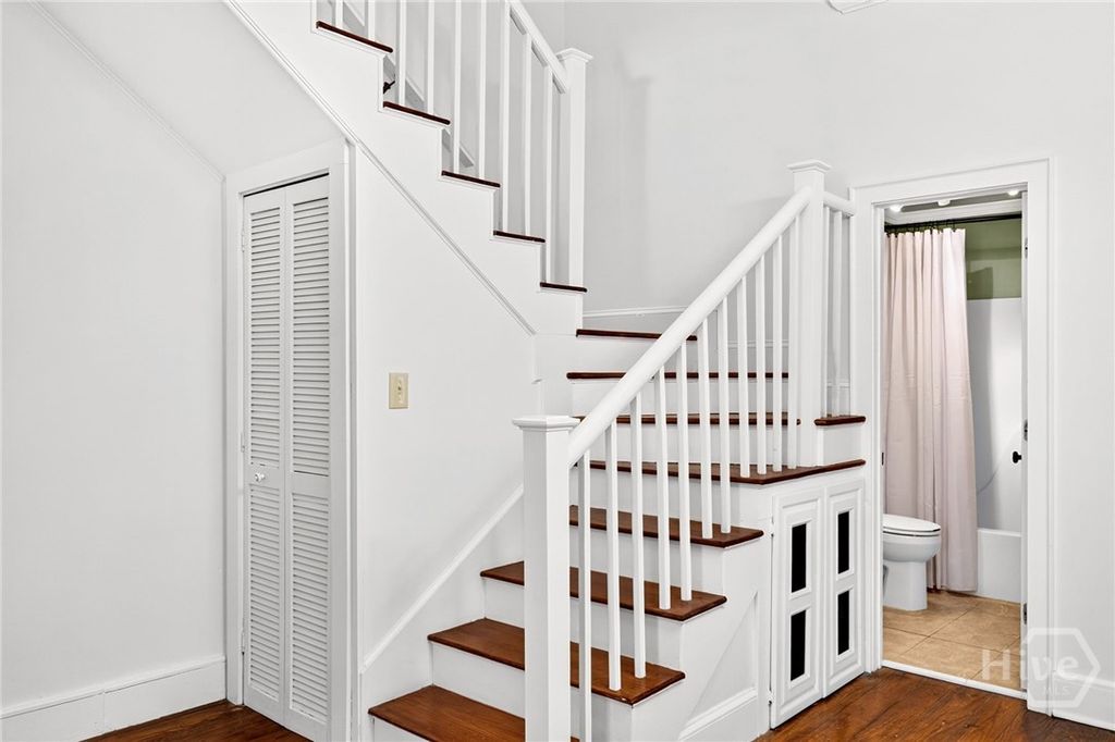 Image 6 of property listing at 513 E Gordon Street, Savannah, GA 31401