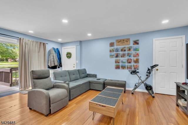 527 Andria Ave 223, Hillsborough Twp., NJ 08844