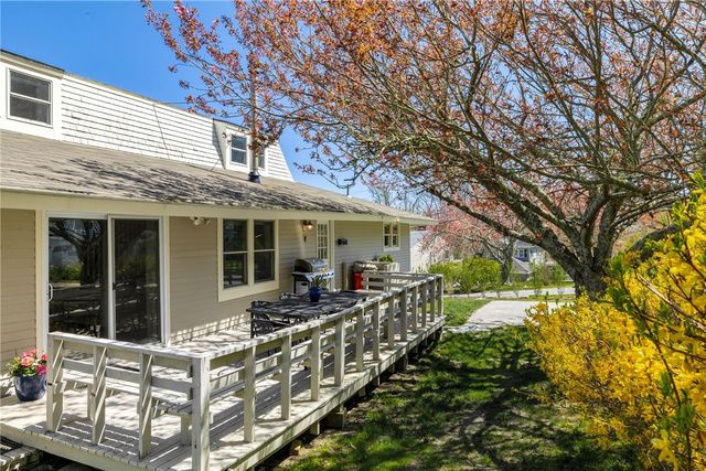 7 Cowsill Lane 1, Newport, RI 02840