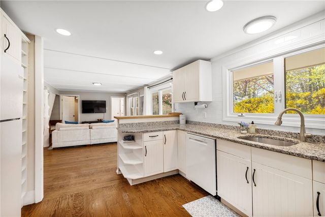 7 Cowsill Lane 1, Newport, RI 02840