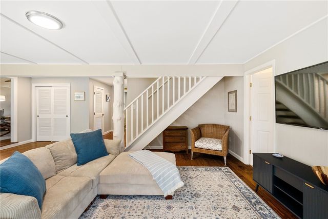 7 Cowsill Lane 1, Newport, RI 02840
